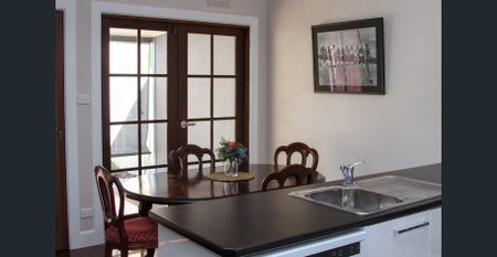 FURNISHED PROPERTY WITHIN WALKING DISTANCE OF CBD - Photo 4