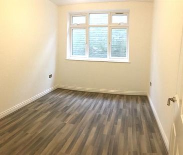 3 bedroom ground floor flat to rent - Photo 4