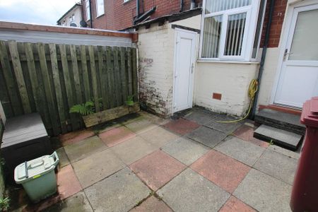 2 bedroom terraced house to rent - Photo 4