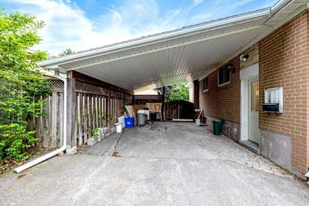 For Lease - 10 Holman Crescent Unit# Lower, Aurora, Ontario - Photo 3