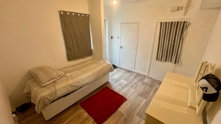 Cheddon Road, Taunton, Somerset - Photo 3