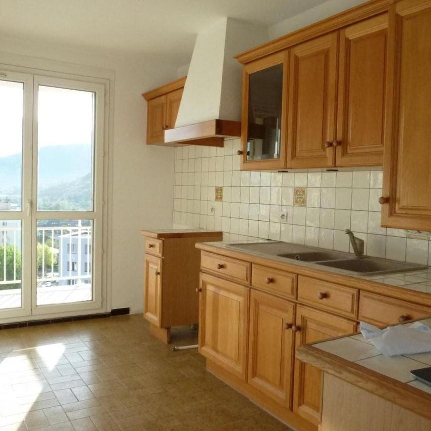 Location Appartement 3 pièces 69m² ECHIROLLES 38130 - Photo 1