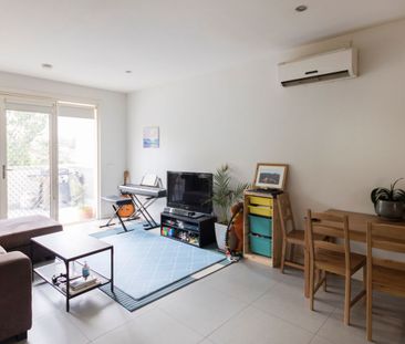 Modern 2-bedroom double storey townhouse in great location. - Photo 6