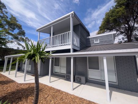 Beautifully Renovated Dream Home complete with Extra Large Garage - Photo 2