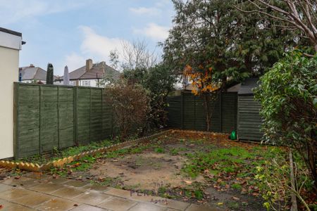 Horsley Close, Epsom - Photo 2