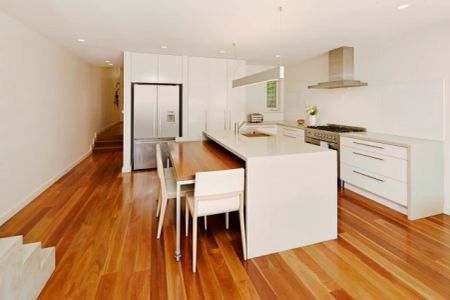 3 Bed, 2 Bath - Photo 4