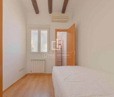 Excellent 2 Bedroom penthouse for rent in Universidad, Madrid - Photo 3