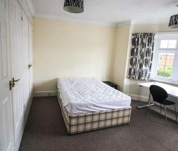 Bedroom Detached House In Winton, BH9 - Photo 4