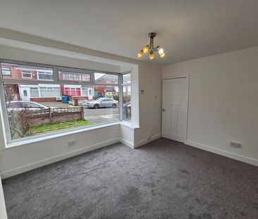 3 Bed Semi-Detached House, Hacking St, M7 - Photo 2