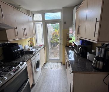 Room in a Shared House, White Hart Lane, N17 - Photo 1