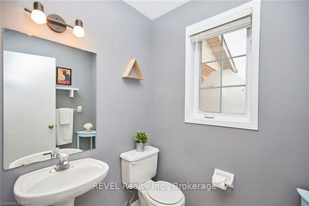 For Lease - 32 WOODLAND Drive, Welland, Ontario - Photo 4