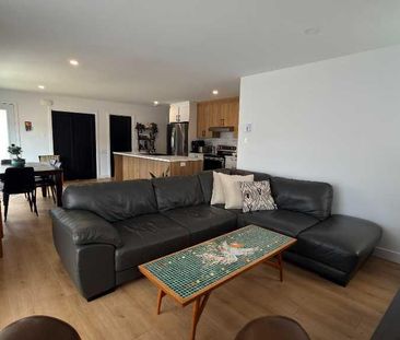 **Mois de Septembre Gratuit ** Appartement 5 et demi, disponible le... - Photo 2