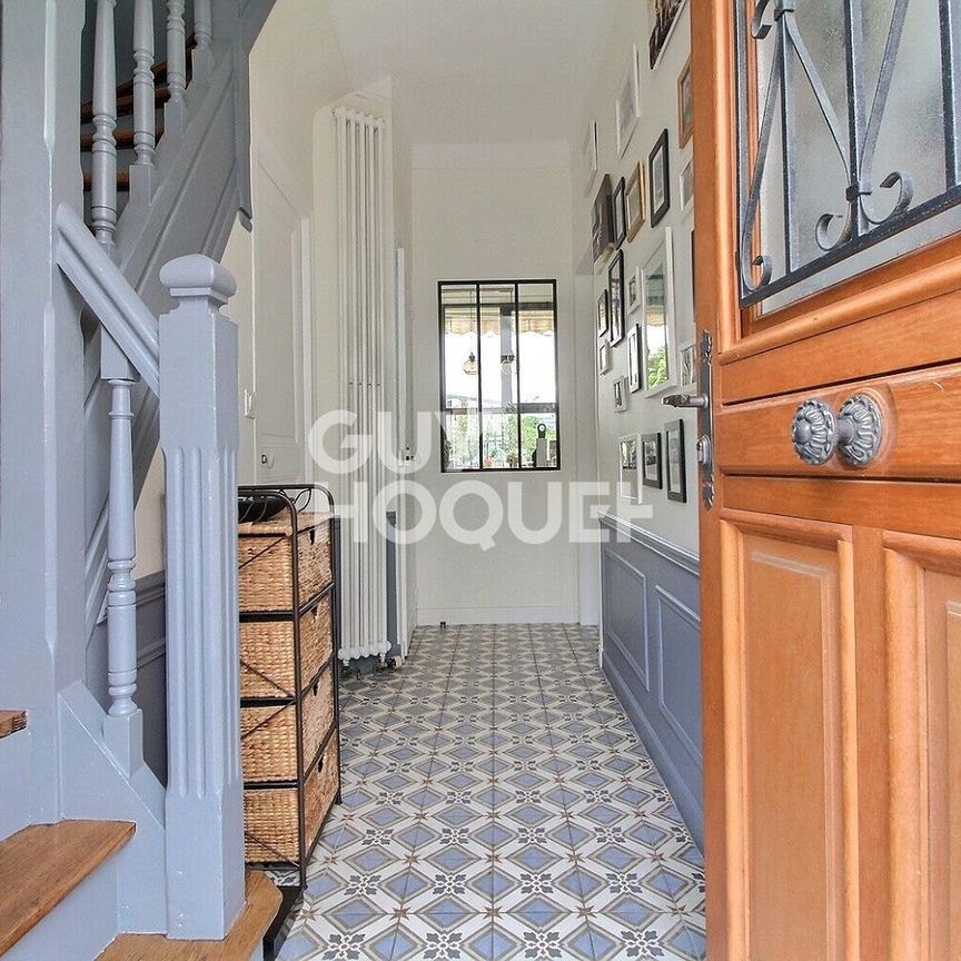 Maison meublée à louer à Chaville - 6 pièces, 4 chambres - Photo 1