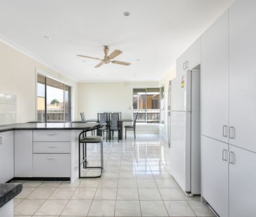 7 Tunaley Parade, Reservoir VIC 3073 - House For Rent | Domain - Photo 1