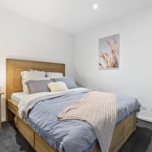 Oversized Courtyard Apartment in the Heart of South Yarra - Photo 2