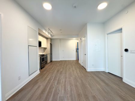 For Lease - 3250 Carding Mill Trail Unit# 409, Oakville, Ontario - Photo 2