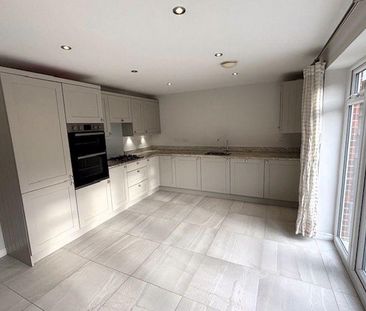 3 bedroom detached house to rent - Photo 4