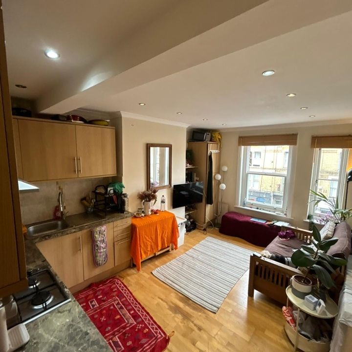 Room in a Shared Flat, Camberwell Road, SE5 - Photo 1