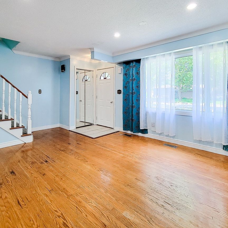 For Lease - 4433 Meadowvale Drive, Niagara Falls, Ontario - Photo 1