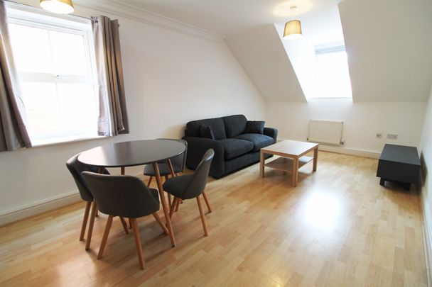 Belmont Court, Reading, RG1 1NS - Photo 1