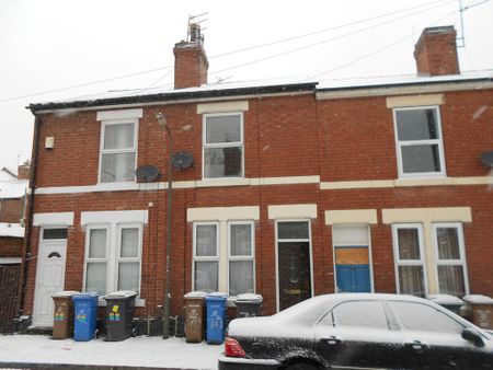 3 bedroom terraced house to rent - Photo 2