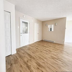 ✨ À LOUER – Condo 2 ½ à Candiac – 1 060 $/mois ✨ - Photo 2