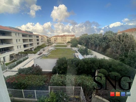 T3 MEUBLE AVEC TERRASSE ET GARAGE DOUBLE - Photo 1