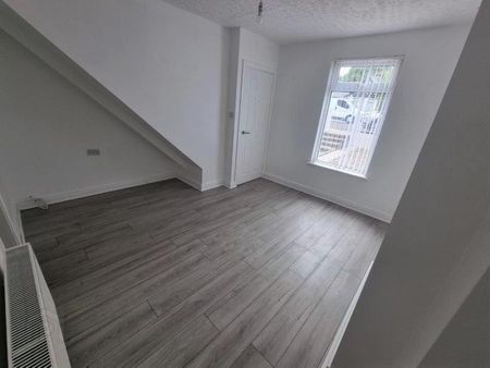 343 Antrim Road, Glengormley, BT36 5EB - Photo 4