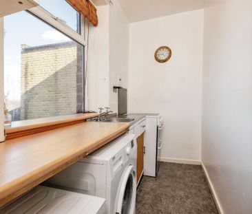 Whitehead Lane, Huddersfield - Photo 1