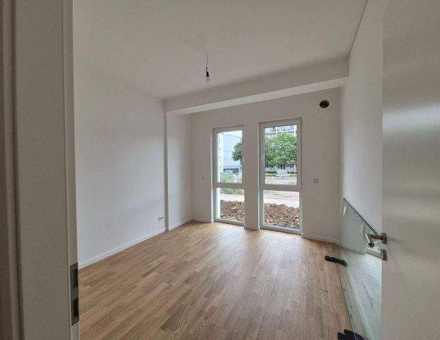 Erstbezug nach Sanierung - Schicke 2-Zimmer mit EBK, Parkett, Balkon u. Fußbodenheizung - Foto 1