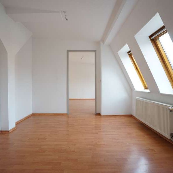 **1 Monat Kaltmietfrei / Helle DG-Wohnung mit 2,5 Zimmern** - Foto 1