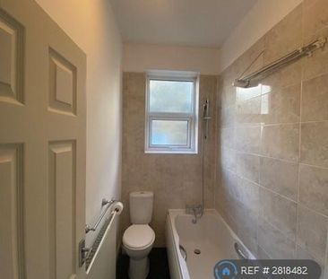 2 bedroom end of terrace house to rent - Photo 5