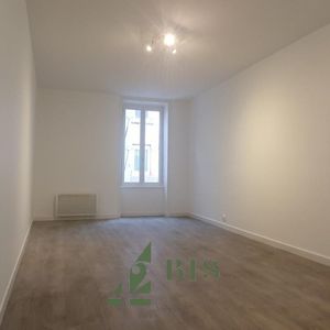 Location Appartement 1 pièce 31m² LE COTEAU 42120 - Photo 3