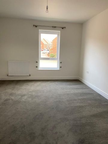 3 bedroom semi-detached house to rent - Photo 2