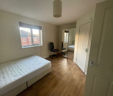 2 Bed Flat, Abbots Mews, LS4 - Photo 3