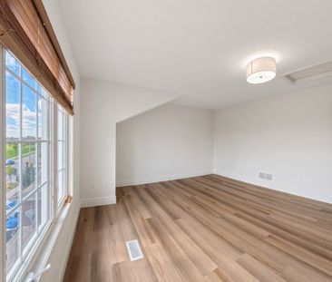 For Lease - 250 Parkvale Drive, Kitchener, Ontario - Photo 3