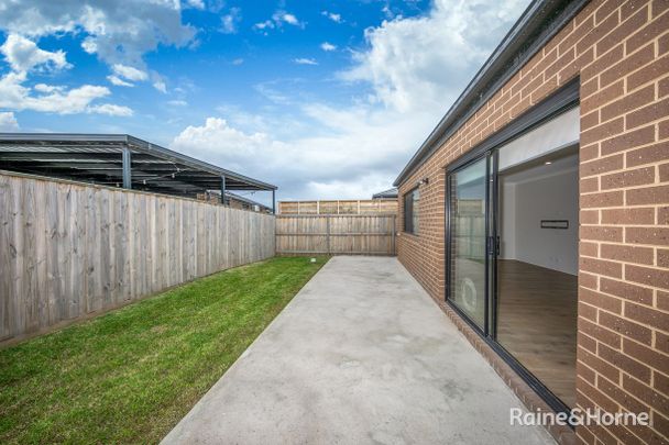 25 Fragrant Crescent, Diggers Rest, VIC 3427 - Photo 1