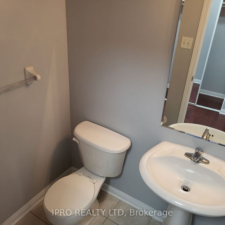 Townhouse For Lease | E8132042 - Photo 1