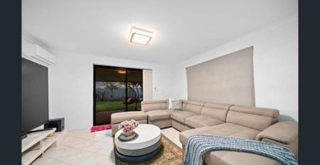 On Lease - Complete House or Individual Rooms 12 Portland Mews, Bennett Springs 6063 - Photo 5