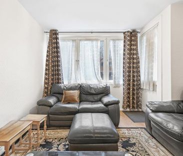 3 bedroom maisonette to rent - Photo 2
