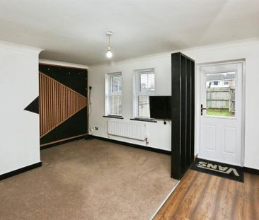 Carisbrooke Road, Gosport - Photo 1