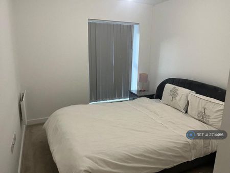 2 bedroom flat to rent - Photo 3