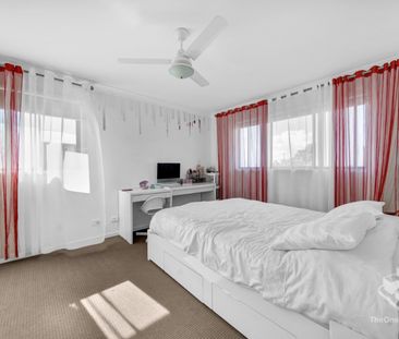 BEAUTIFULLY DESIGNED 3-BEDROOM UNIT - Photo 3