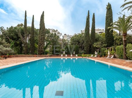 Magnificent 3 bedroom apartment with unbeatable sea views in Don Gonzalo, Marbella. - Photo 4