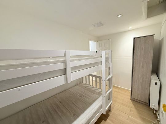 2 Bed Flat, High Road, IG1 - Photo 1