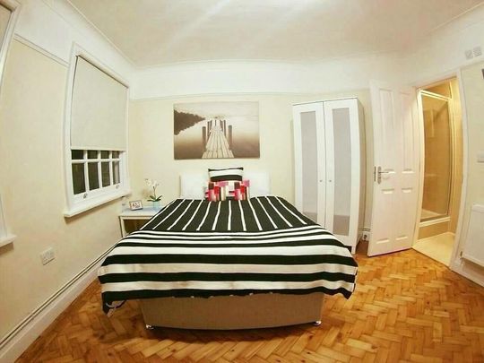 Room in a Shared Flat, Temple Fortune Mansions, NW11 - Photo 1