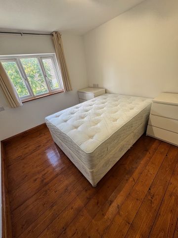 1 Bed Flat, Parkway, NW1 - Photo 3