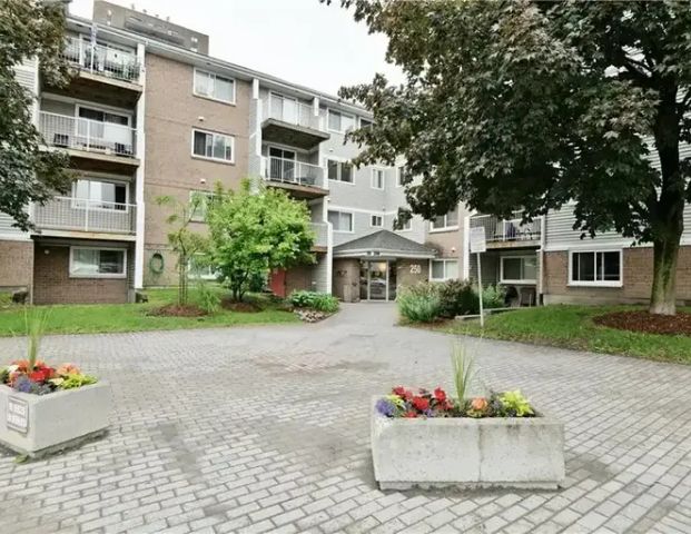 250 Brittany | 250 Brittany Drive, Ottawa - Photo 1