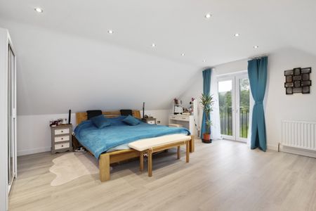 4 bedroom detached house to rent - Photo 3