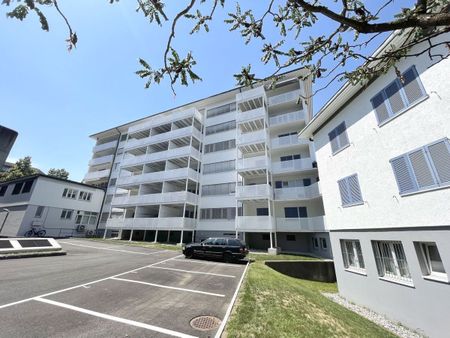 ZENTRAL-MÖBLIERT-MODERN - Photo 2